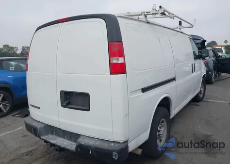 2017 Chevrolet Express 2500 Work Van z USA, uszkodzony, nr VIN 1GCWGAFF3H1112868